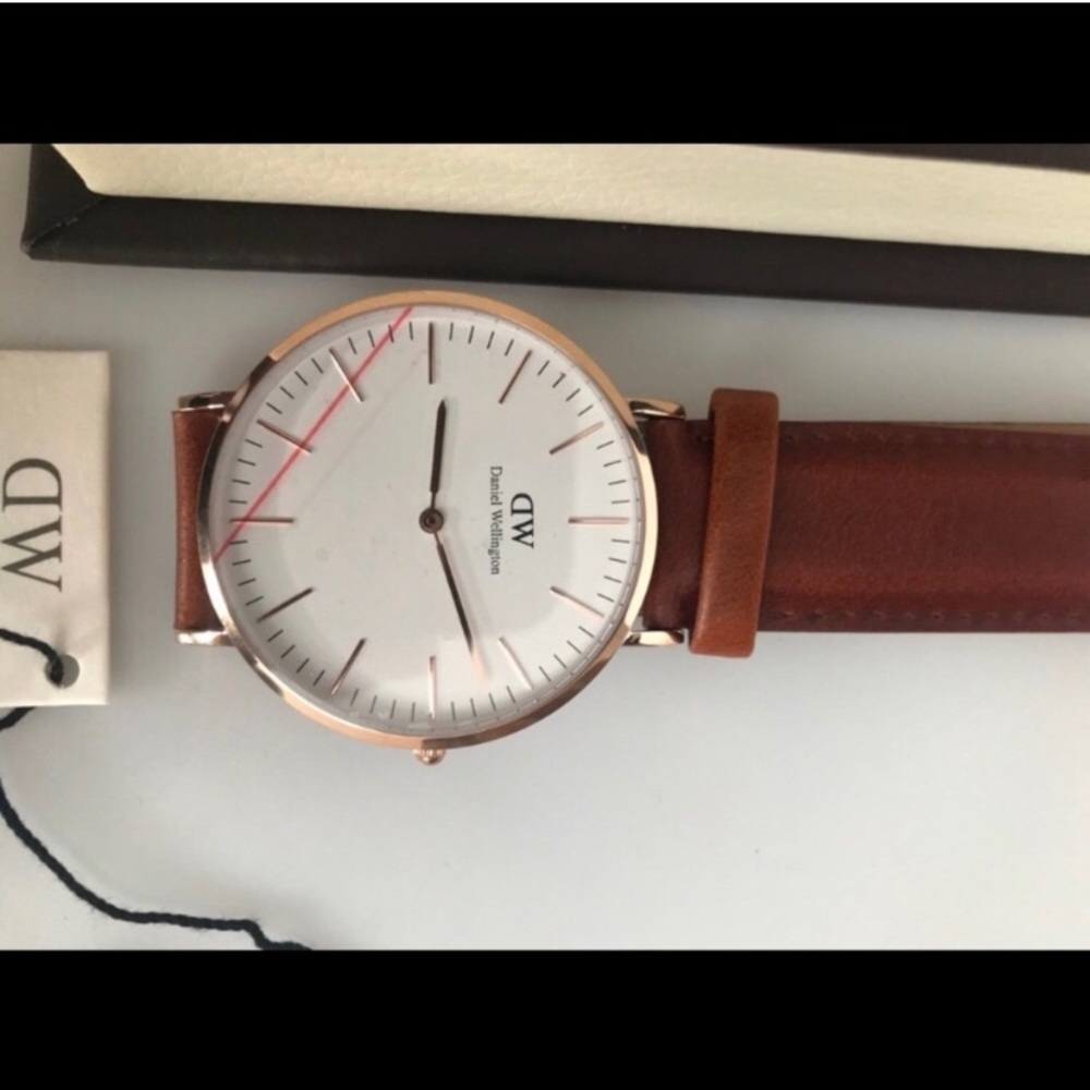 DW Daniel Wellington 32mm womens watch